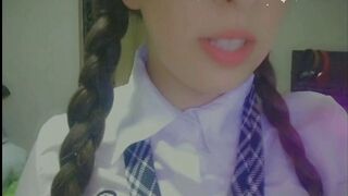Szexi diáklány félénk próbálkozása az legelső maszturbálással webkamerán keresztül 4k pornó